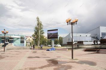 Светодиодный экран на площади Первооткрывателей г. Урай